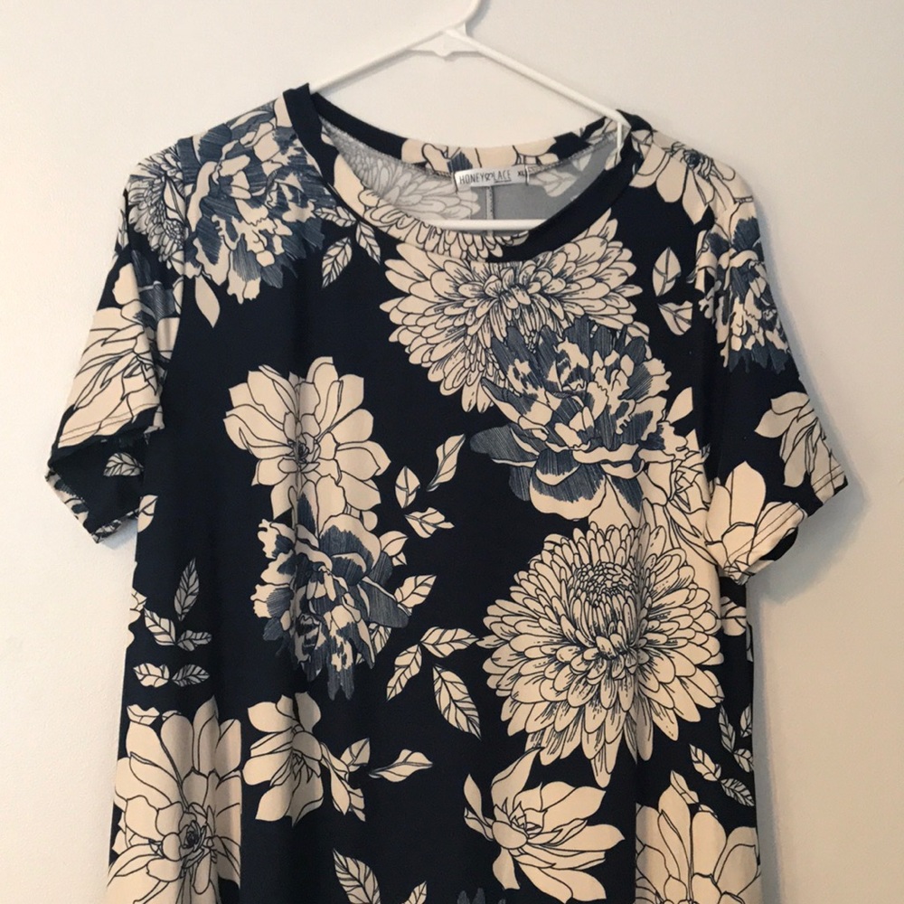 Ladies size XL Honey And Lace Napa dress.